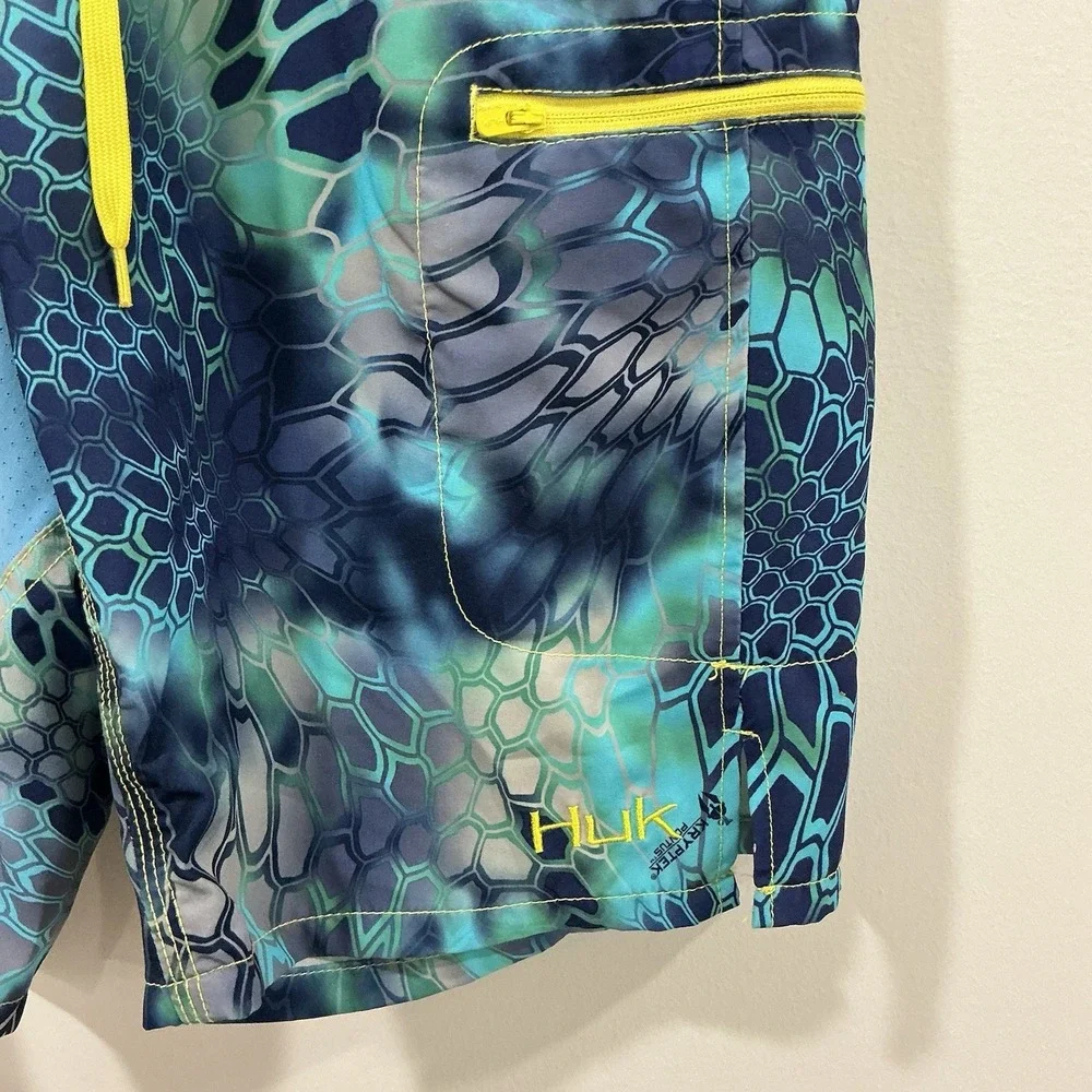 Huk Kryptek Raid Camo Fishing Board Shorts Mens M Quick Dry‎ Swim Trunks Blue